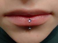 Мастер по пирсингу Мануш